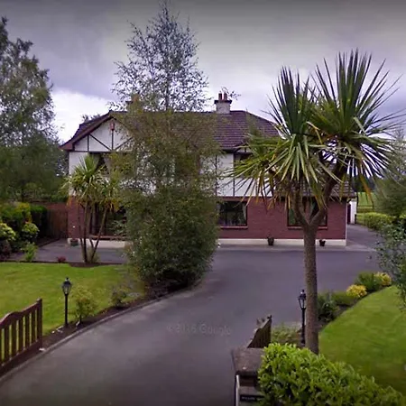 Willow Wood House Bed & Breakfast *
