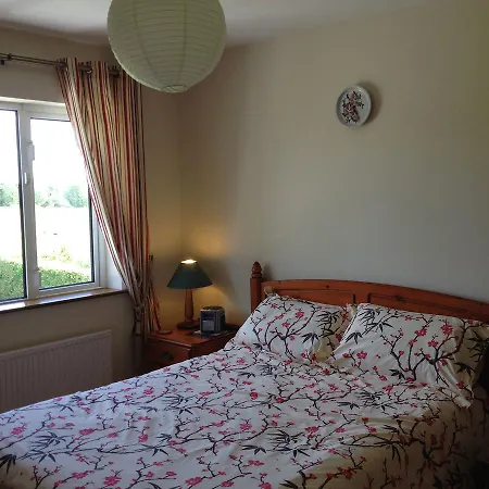 Willow Wood House Bed & Breakfast *